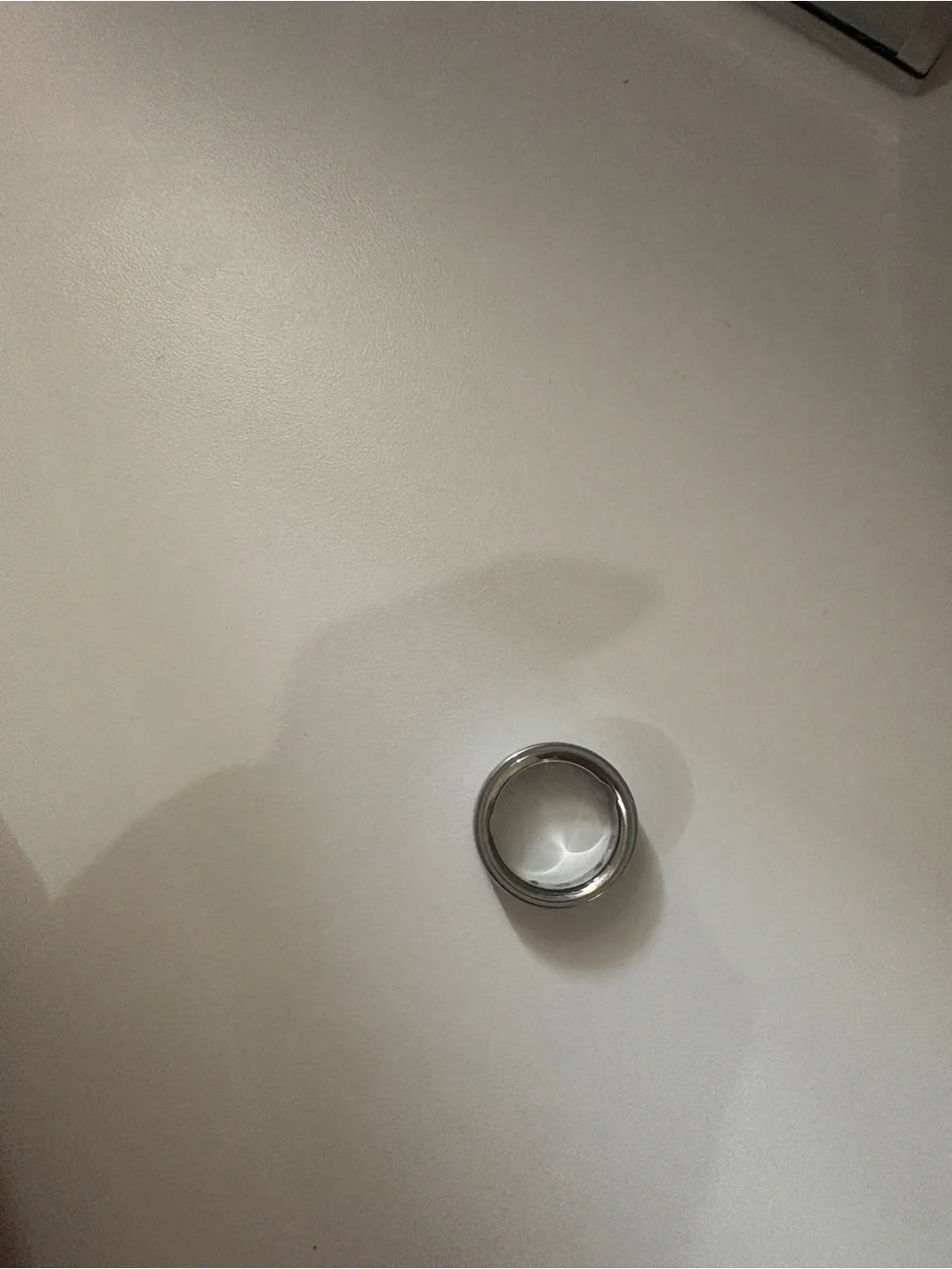 Oura Smart Ring Dock Charger in Silver